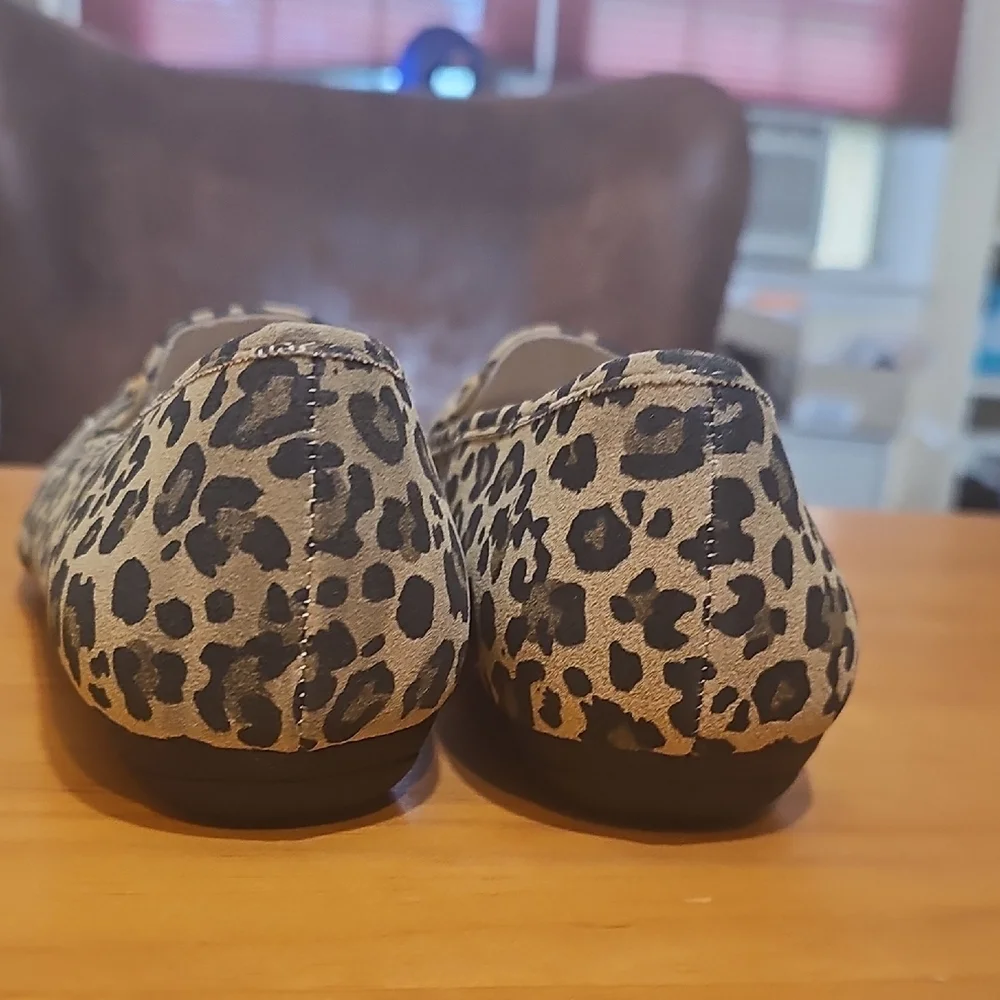 Cliffs by White Mountain  Glowing Leopard Print Horse Bit Loafer Size 9 Wide